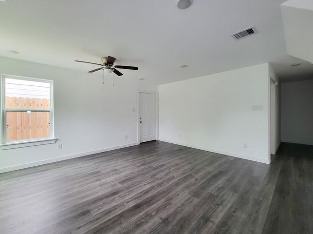 8122 Sterling Shire Street B, Houston, TX 77078