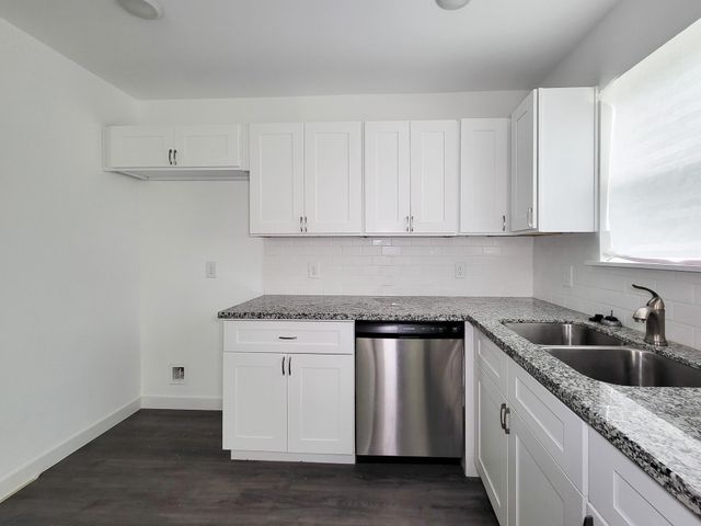 8122 Sterling Shire Street B, Houston, TX 77078