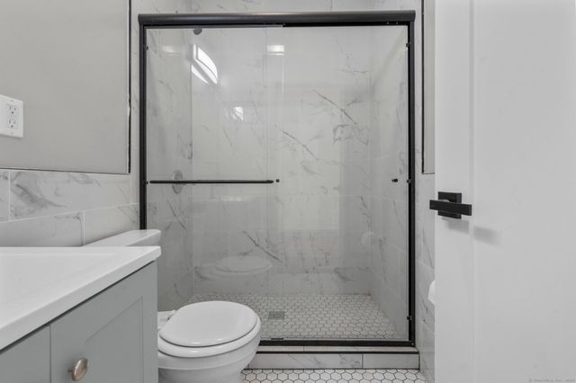 111 Bank Street 2A, Waterbury, CT 06702