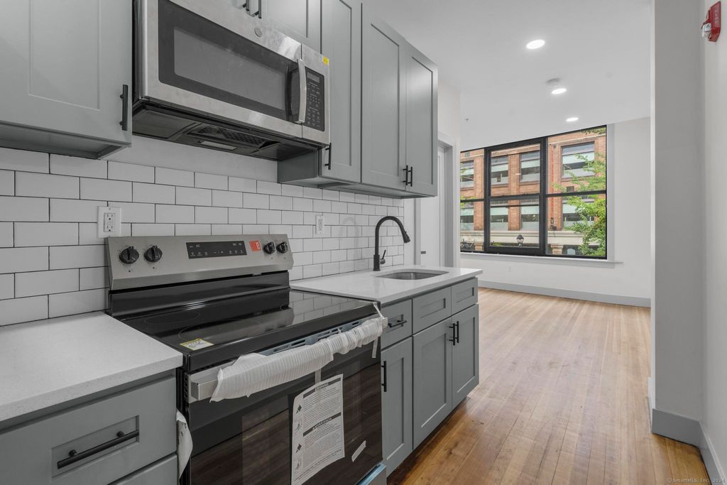 111 Bank Street 2A, Waterbury, CT 06702