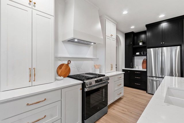 3763 EDWINA DRIVE, De Pere, WI 54115