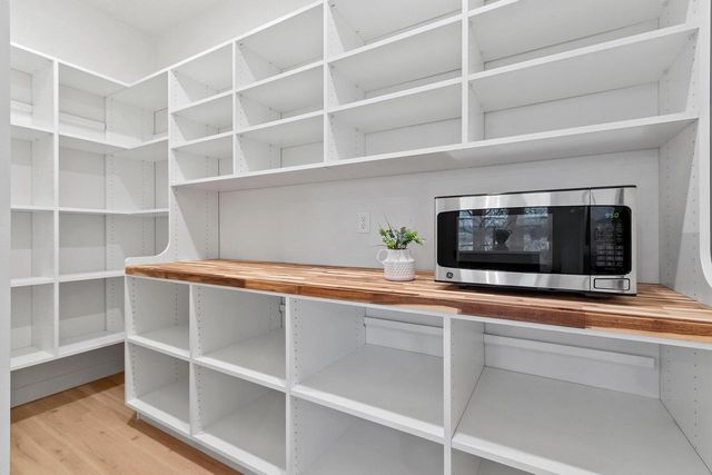 3763 EDWINA DRIVE, De Pere, WI 54115