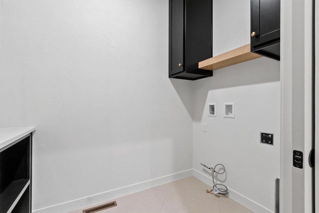 3763 EDWINA DRIVE, De Pere, WI 54115