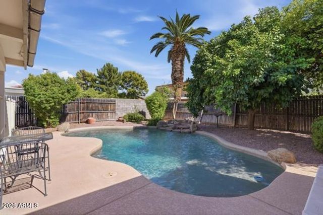 1621 E NORTHSHORE Drive, Tempe, AZ 85283