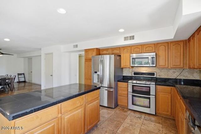 1621 E NORTHSHORE Drive, Tempe, AZ 85283