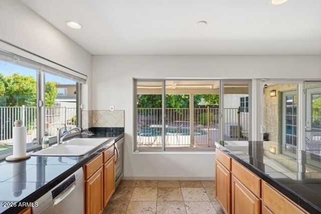 1621 E NORTHSHORE Drive, Tempe, AZ 85283