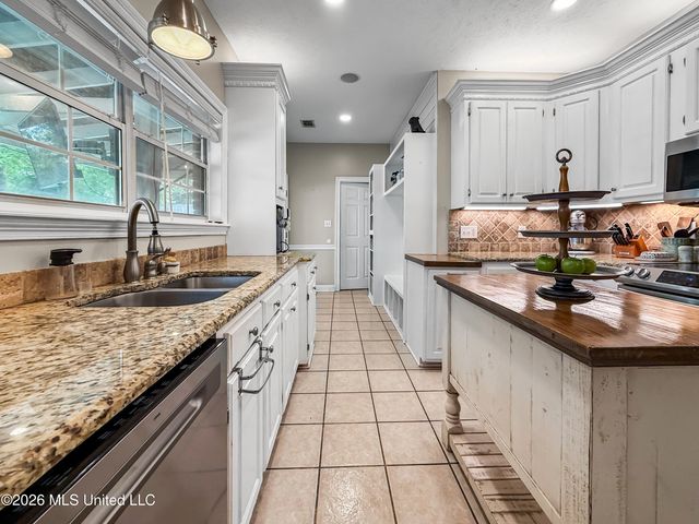 430 Hemlock Drive, Flowood, MS 39232