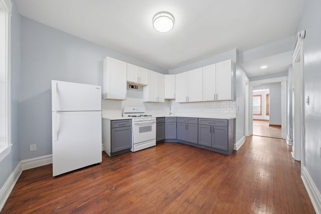 4044 W POTOMAC Avenue 1, Chicago, IL 60651