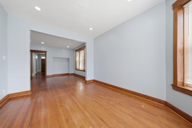 4044 W POTOMAC Avenue 1, Chicago, IL 60651