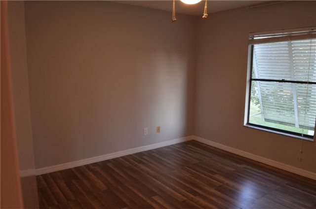 1212 Breezy Way 7H, Sebastian, FL 32958