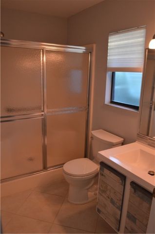 1212 Breezy Way 7H, Sebastian, FL 32958