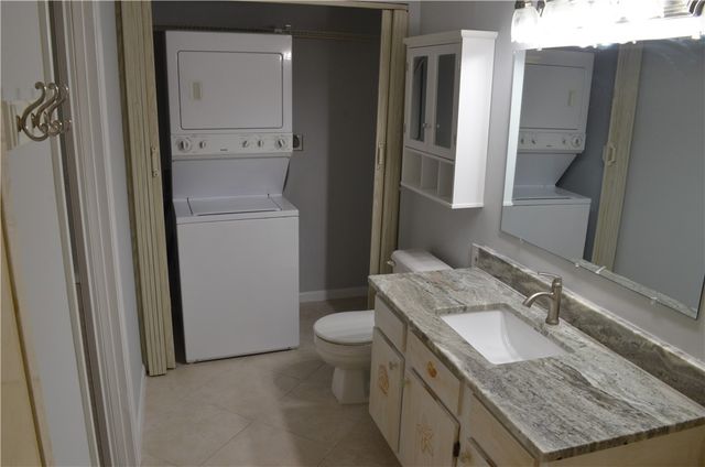 1212 Breezy Way 7H, Sebastian, FL 32958