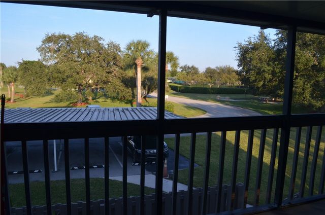 1212 Breezy Way 7H, Sebastian, FL 32958