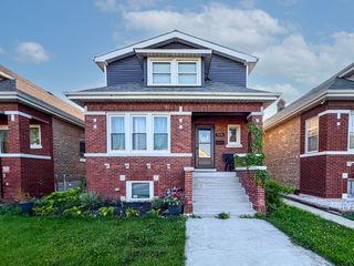 2436 Grove Avenue, Berwyn, IL 60402