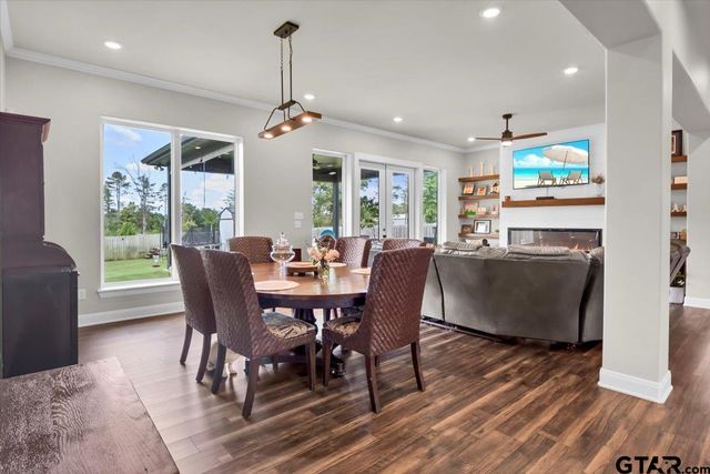 18329 Timber Oaks Dr, Lindale, TX 75771