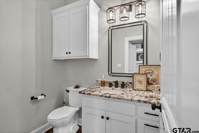 18329 Timber Oaks Dr, Lindale, TX 75771