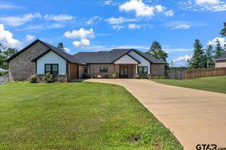 18329 Timber Oaks Dr, Lindale, TX 75771