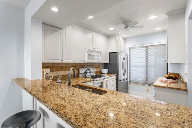 6104 PALMA DEL MAR BOULEVARD S 210, St Petersburg, FL 33715