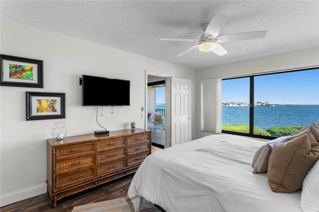 6104 PALMA DEL MAR BOULEVARD S 210, St Petersburg, FL 33715