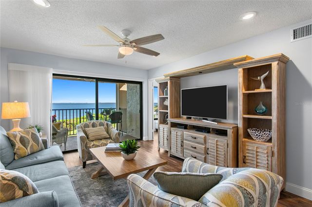 6104 PALMA DEL MAR BOULEVARD S 210, St Petersburg, FL 33715