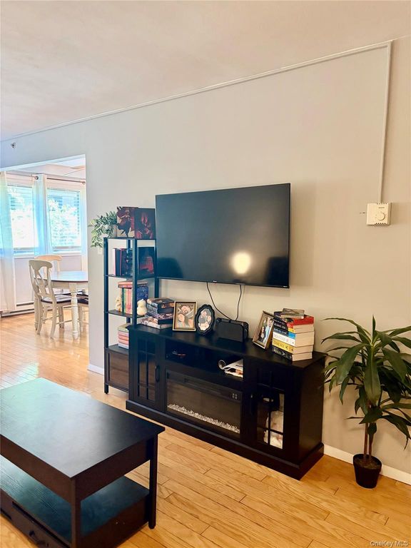 10 Oakwood Terrace 115, New Windsor, NY 12553 — photo 5