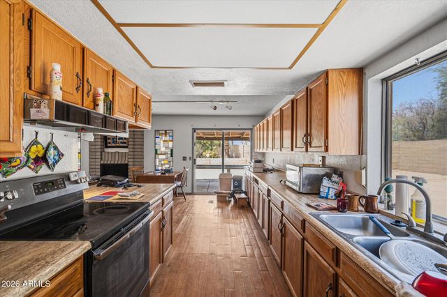 15234 N 42ND Street, Phoenix, AZ 85032