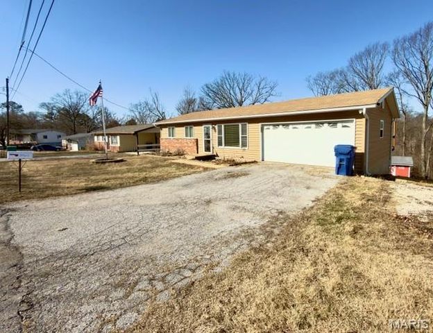 3425 Henry Drive, Imperial, MO 63052