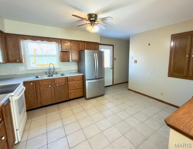 3425 Henry Drive, Imperial, MO 63052