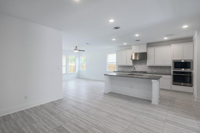 182 Yarbrough DR, Dripping Springs, TX 78620