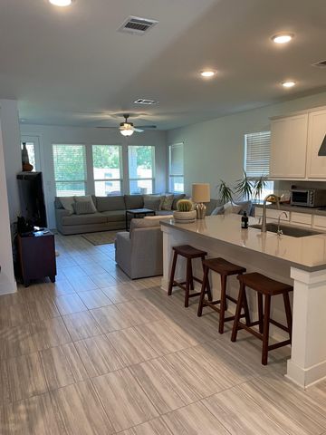 182 Yarbrough DR, Dripping Springs, TX 78620