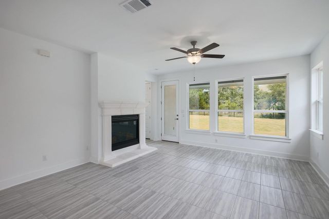 182 Yarbrough DR, Dripping Springs, TX 78620