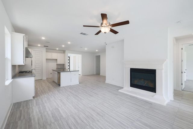 182 Yarbrough DR, Dripping Springs, TX 78620