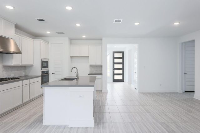 182 Yarbrough DR, Dripping Springs, TX 78620