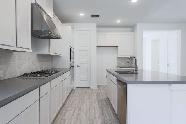 182 Yarbrough DR, Dripping Springs, TX 78620