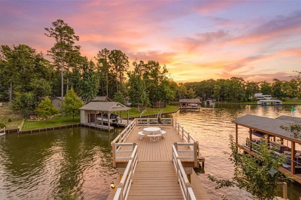909 King Club Boulevard, Scroggins, TX 75480