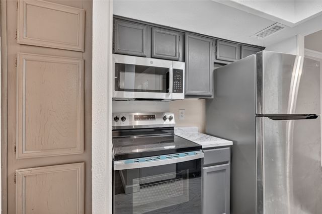 9170 FOREST Lane 111, Dallas, TX 75243