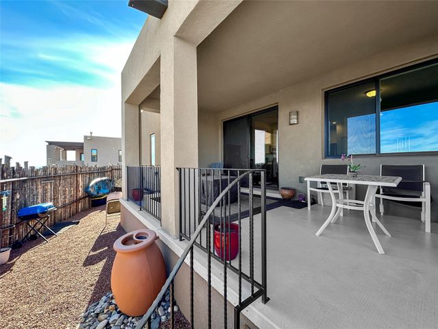 7 Via Vitae, Santa Fe, NM 87507