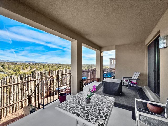 7 Via Vitae, Santa Fe, NM 87507