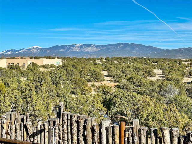 7 Via Vitae, Santa Fe, NM 87507