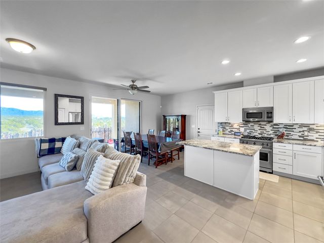 7 Via Vitae, Santa Fe, NM 87507