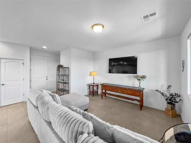 7 Via Vitae, Santa Fe, NM 87507
