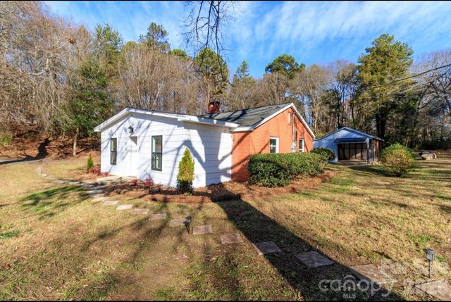 123 Riverside Drive, Mount Holly, NC 28120