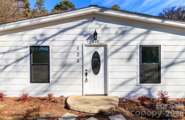 123 Riverside Drive, Mount Holly, NC 28120