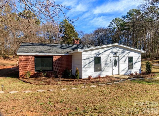 123 Riverside Drive, Mount Holly, NC 28120