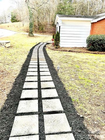 123 Riverside Drive, Mount Holly, NC 28120