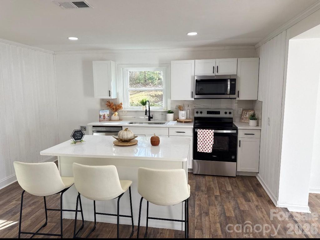 123 Riverside Drive, Mount Holly, NC 28120