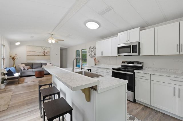 1212 NE 1ST AVENUE, Williston, FL 32696