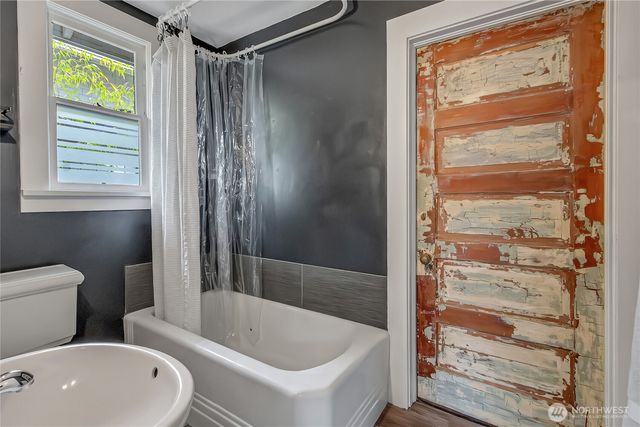 926 S Ainsworth Avenue, Tacoma, WA 98405