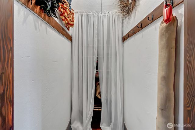 926 S Ainsworth Avenue, Tacoma, WA 98405