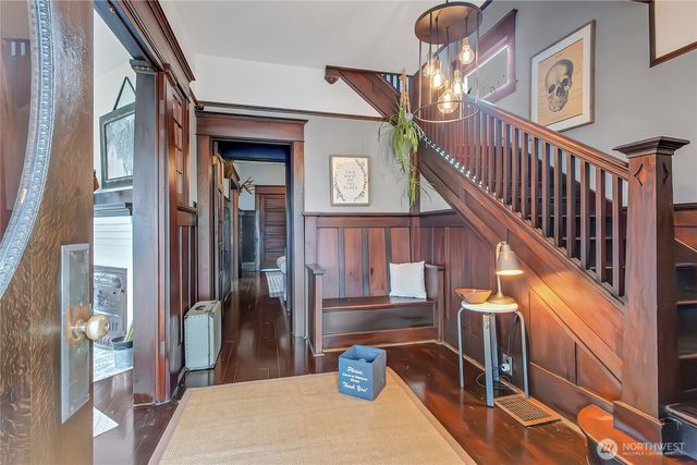 926 S Ainsworth Avenue, Tacoma, WA 98405